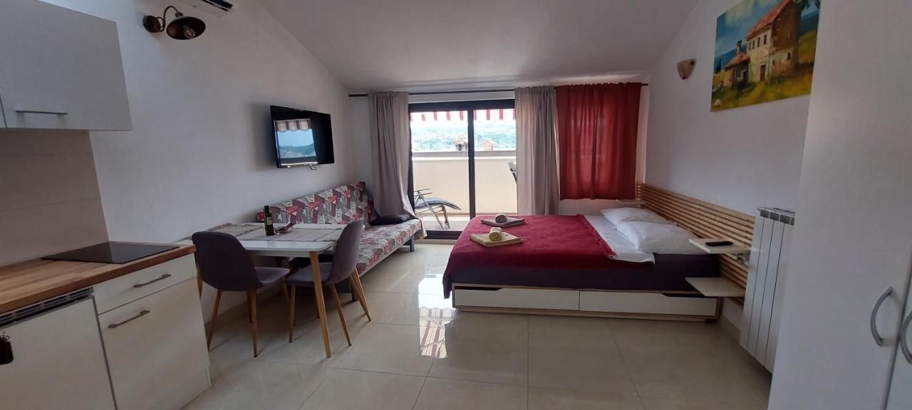 Apartmaji Jurcan Изола Екстериор снимка