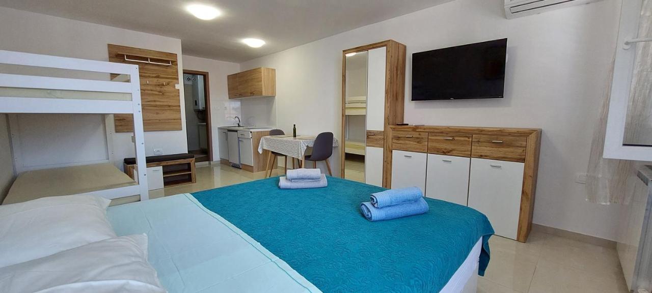 Apartmaji Jurcan Изола Екстериор снимка