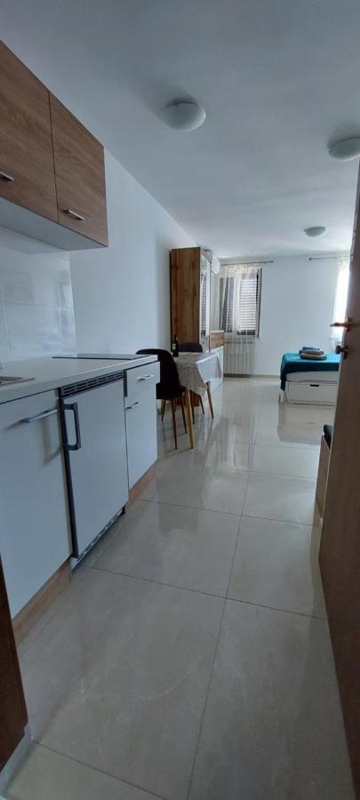 Apartmaji Jurcan Изола Екстериор снимка