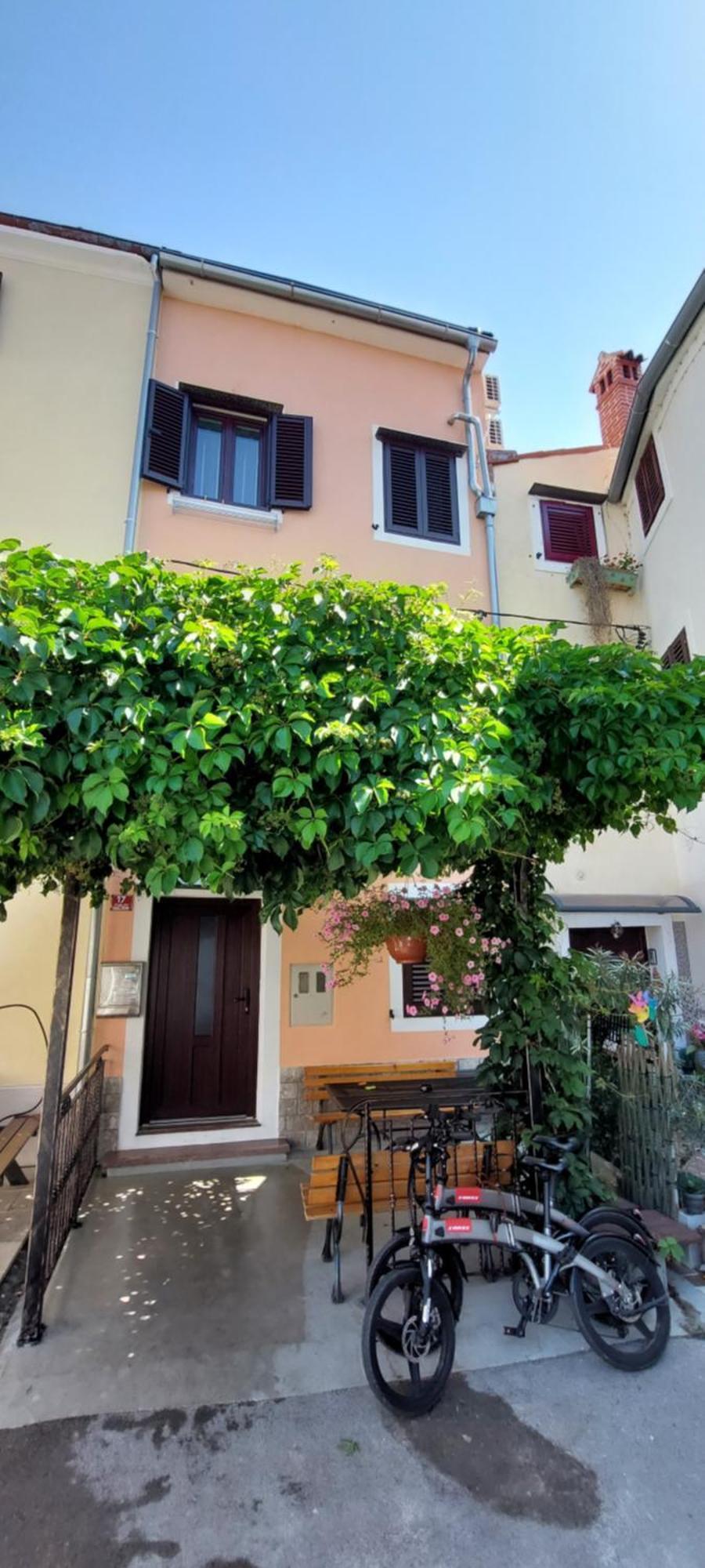 Apartmaji Jurcan Изола Екстериор снимка